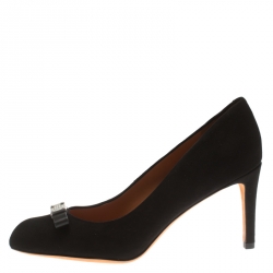 Pre Owned Marc by Marc Jacobs Black Suede Tuxedo Logo Plaque Bow Pumps Size 38.5