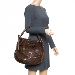 مملوكة مسبقًا حقيبة مارك باي مارك جاكو بس جلد لامعة بنية