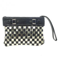 مملوكة مسبقًا Marc by Marc Jacobs Metal Check Wristlet Clutch