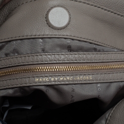 مملوكة مسبقًا Marc by Marc Jacobs Taupe Soft Grained Leather Too Hot to Handle Hobo