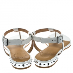 مملوكة مسبقًا Marc by Marc Jacobs White Leather Avrum Studded Thong Sandals Size 36