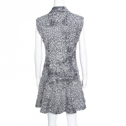 Pre Owned فستان إم سي كيو باي أليكساندر ماكوين دينم جاكار رصاصي نقشة الفهد بلا أكمام M