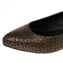 مملوكة مسبقًا McQ by Alexander McQueen Bronze Embossed Ballet Flats Size 37