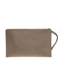 مملوكة مسبقًا Michael Kors Beige Leather Studded Clutch