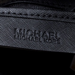 مملوكة مسبقًا حقيبة يد مايكل مايكل كورس هايلي متوسطة جلد قصة ليزر سوداء