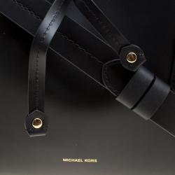 Pre Owned Michael Kors Black Leather Blakely Drawstring Bucket Bag