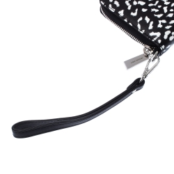 Pre Owned محفظة سمارت فون مايكل كورس جلد نقشة الفهد بحمالة معصم