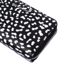 Pre Owned محفظة سمارت فون مايكل كورس جلد نقشة الفهد بحمالة معصم