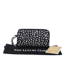 Pre Owned محفظة سمارت فون مايكل كورس جلد نقشة الفهد بحمالة معصم