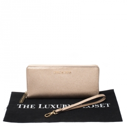 Pre Owned محفظة مايكل كورس كونتيننتال جت ست ترافل جلد ذهبية ميتالك