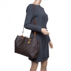 Pre Owned Michael Michael Kors Brown Signature Coated Canvas Cynthia Tote