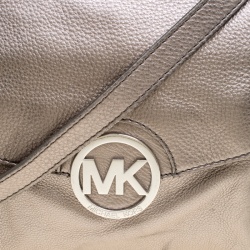 مملوكة مسبقًا حقيبة كتف مايكل كورس جلد فضي ميتاليك