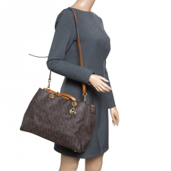 Pre Owned Michael Michael Kors Brown Signature Coated Canvas Cynthia Tote