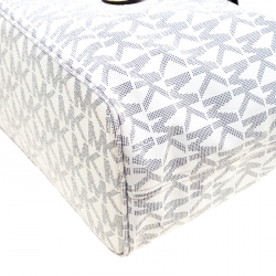 Pre Owned Michael Kors White/Blue Signature Coated Canvas Jet Set Tote