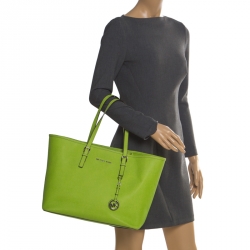 MICHAEL Michael Kors Jet Set Tote in Green