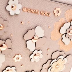Pre Owned حقيبة كروس مايكل كورس مزخرفة زهور جت ست جلد بيج