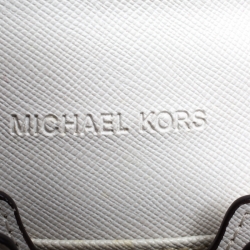 مملوكة مسبقًا حقيبة كروس مايكل كورس فولتون كانفاس أبيض بالشعار