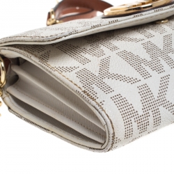 مملوكة مسبقًا حقيبة كروس مايكل كورس فولتون كانفاس أبيض بالشعار