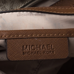 Pre Owned حقيبة مايكل مايكل كورس جيت سيت كانفاس مقوى بالشعار أوف وايت بجيب بكبسون