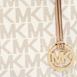 مملوكة مسبقًا حقيبة مايكل مايكل كورس جيت سيت إيست ويست كانفاس بالشعار أبيض/بيج وجلد