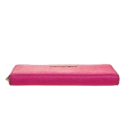 مملوكة مسبقًا Michael Kors Fuchsia Leather Zip Around Wallet