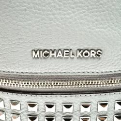 مملوكة مسبقًا حقيبة ظهر مايكل كورس جلد رصاصي صغيرة مرصعة