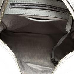 مملوكة مسبقًا حقيبة ظهر مايكل كورس جلد رصاصي صغيرة مرصعة