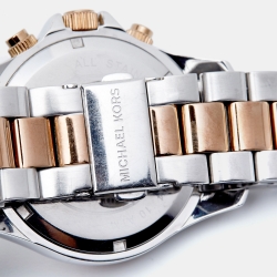 Pre Owned Michael Kors Silver Two-Tone Stainless Steel Layton MK5622 Women's Wristwatch 39 mm