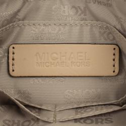 مملوكة مسبقًا MICHAEL Michael Kors Brown Monogram Large Wristlet