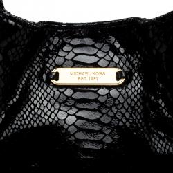 Pre Owned حقيبة مايكل كورس سلسلة ID سويدي نقش ثعبان سوداء
