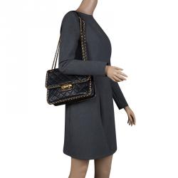 مملوكة مسبقًا حقيبة كتف مايكل كورس قلاب كارين كبيرة جلد مبطنة سوداء