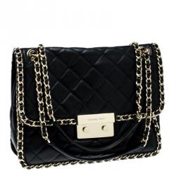 مملوكة مسبقًا حقيبة كتف مايكل كورس قلاب كارين كبيرة جلد مبطنة سوداء