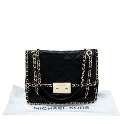 مملوكة مسبقًا حقيبة كتف مايكل كورس قلاب كارين كبيرة جلد مبطنة سوداء