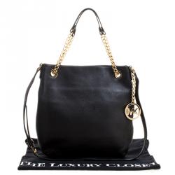 مملوكة مسبقًا Michael Kors Black Leather Shoulder Bag