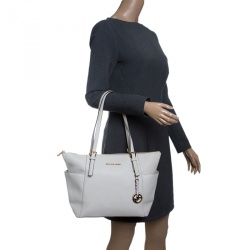 Pre Owned حقيبة يد مايكل مايكل كورس جت ست سحاب علوي جلد سافيانو بيج فاتحة