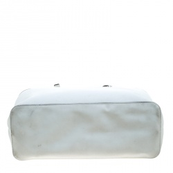 مملوكة مسبقًا حقيبة يد مايكل كورس جت ست ترافل جلد سافيانو بيضاء