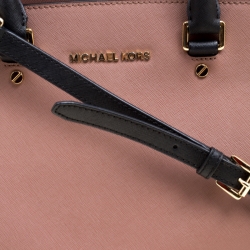 Pre Owned حقيبة مايكل كورس يد علوية سلما متوسطة جلد بيضاء/ عنابية