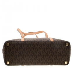 مملوكة مسبقًا حقيبة يد شوبر مايكل مايكل كورس كانفاس مقوى بنقوش شعار بنية