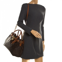 مملوكة مسبقًا حقيبة يد مايكل مايكل كورس هاميلتون كبيرة جلد شعار بنية