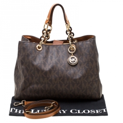 Pre Owned MICHAEL Michael Kors Brown Signature Coated Canvas Medium Cynthia Tote