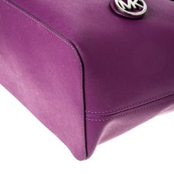 مملوكة مسبقًا حقيبة يد مايكل مايكل كورس ترافل جت ست جلد سافيانو بنفسيجة