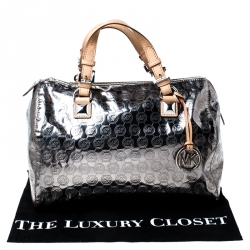 مملوكة مسبقًا حقيبة مايكل مايكل كورس غريسون جلد شهير عاكسة فضية ميتالك