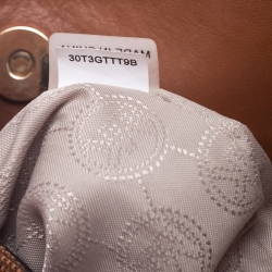 مملوكة مسبقًا حقيبة كتف مايكل مايكل كورس أربطة كانفاس مقوى شهيرة بنية