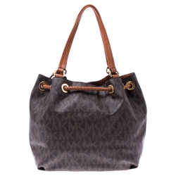 مملوكة مسبقًا حقيبة كتف مايكل مايكل كورس أربطة كانفاس مقوى شهيرة بنية