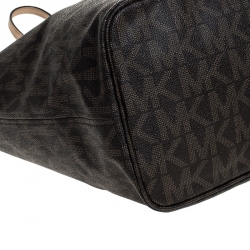 مملوكة مسبقًا حقيبة يد مايكل كورس جت ست كانفاس مقوى مونوغرامية بنية