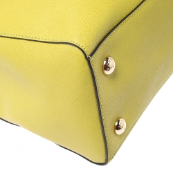 Pre Owned حقيبة سفر مايكل مايكل كورس جيت سيت جلد سافيانو أخضر نيون