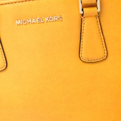 حقيبة مايكل مايكل كورس Reese متوسطة جلد مسطردة