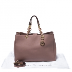 مملوكة مسبقًا حقيبة يد مايكل مايكل كورس سينثيا كبيرة جلد وردية