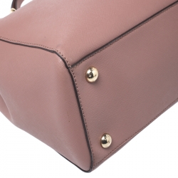 مملوكة مسبقًا حقيبة يد مايكل مايكل كورس سينثيا كبيرة جلد وردية