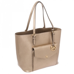 مملوكة مسبقًا حقيبة يد مايكل كورس جيب جت ست جلد ذهبية ميتالك